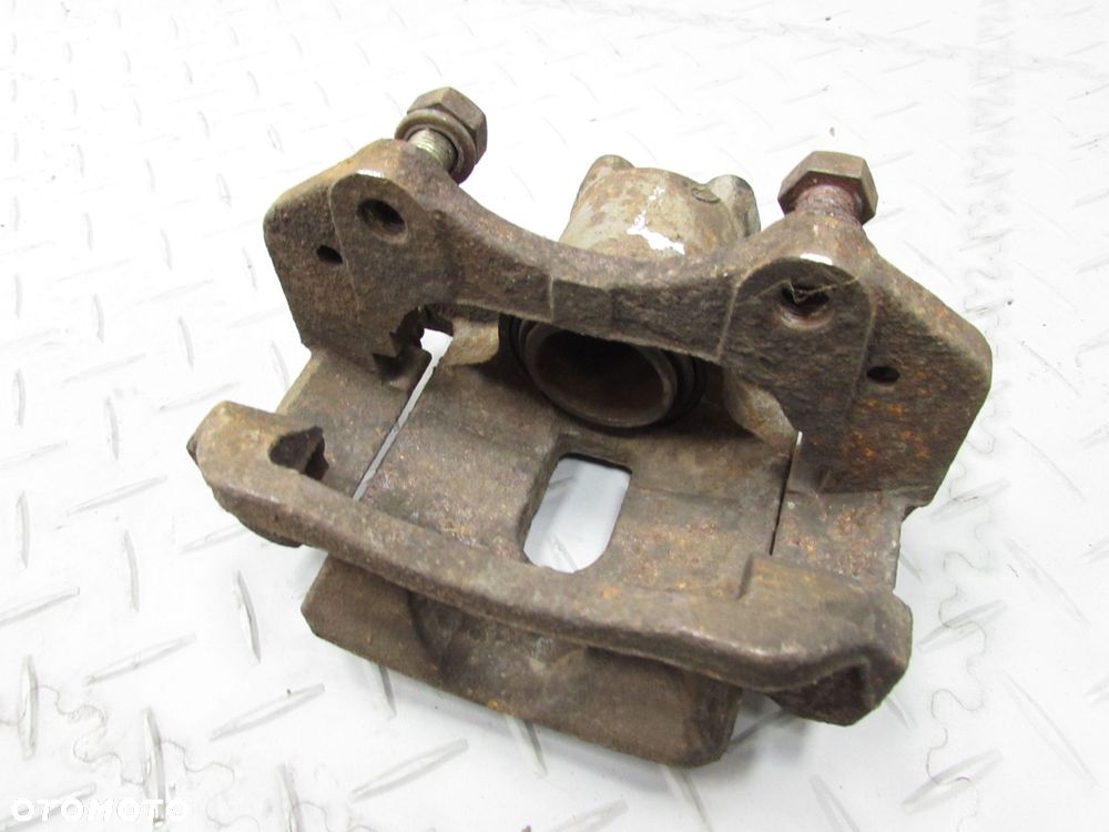 MITSUBISHI CANTER FUSO 7C 9C 13-22 3.0 E6 ZACISK HAMULCOWY TYL PRAWY 17R - 8