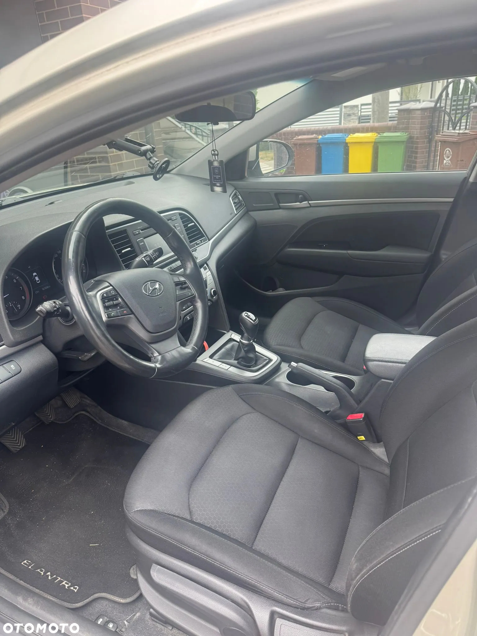 Hyundai Elantra - 9