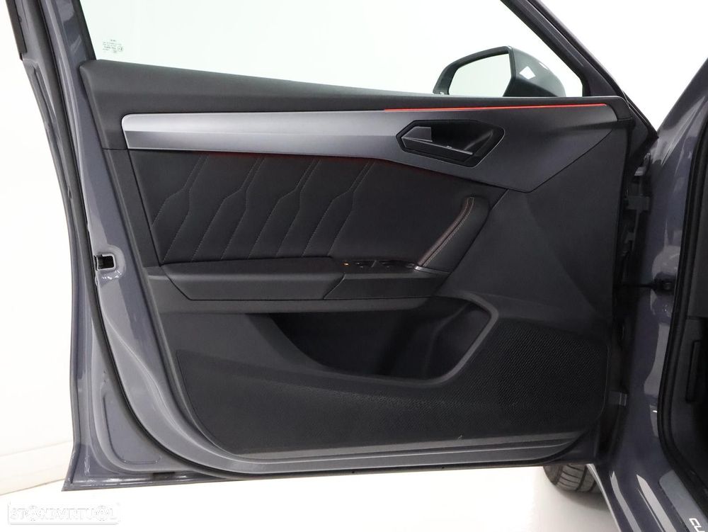 Cupra Leon 1.5 eTSI MID DSG - 11