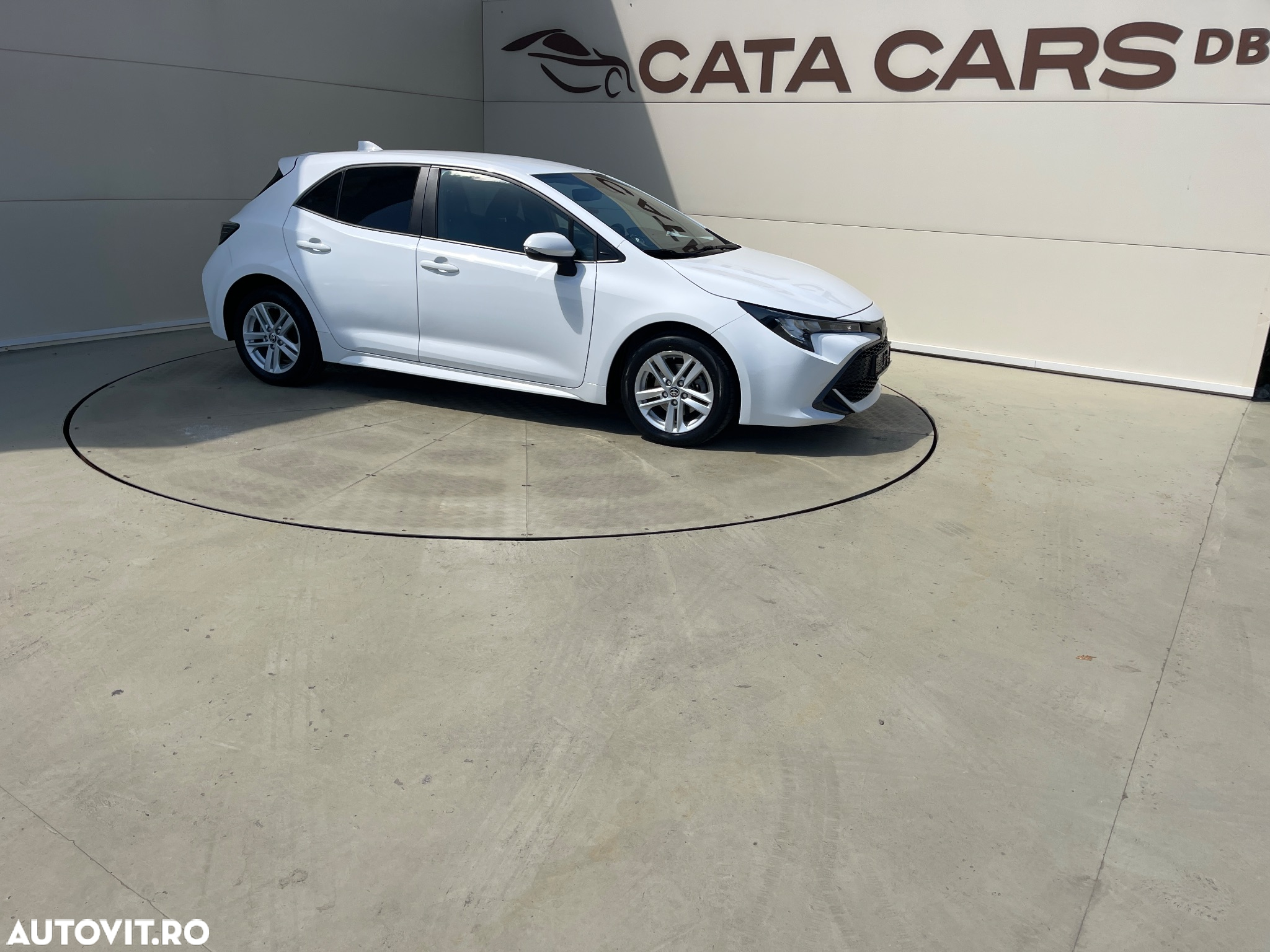 Toyota Corolla 1.8 Hybrid Comfort - 19