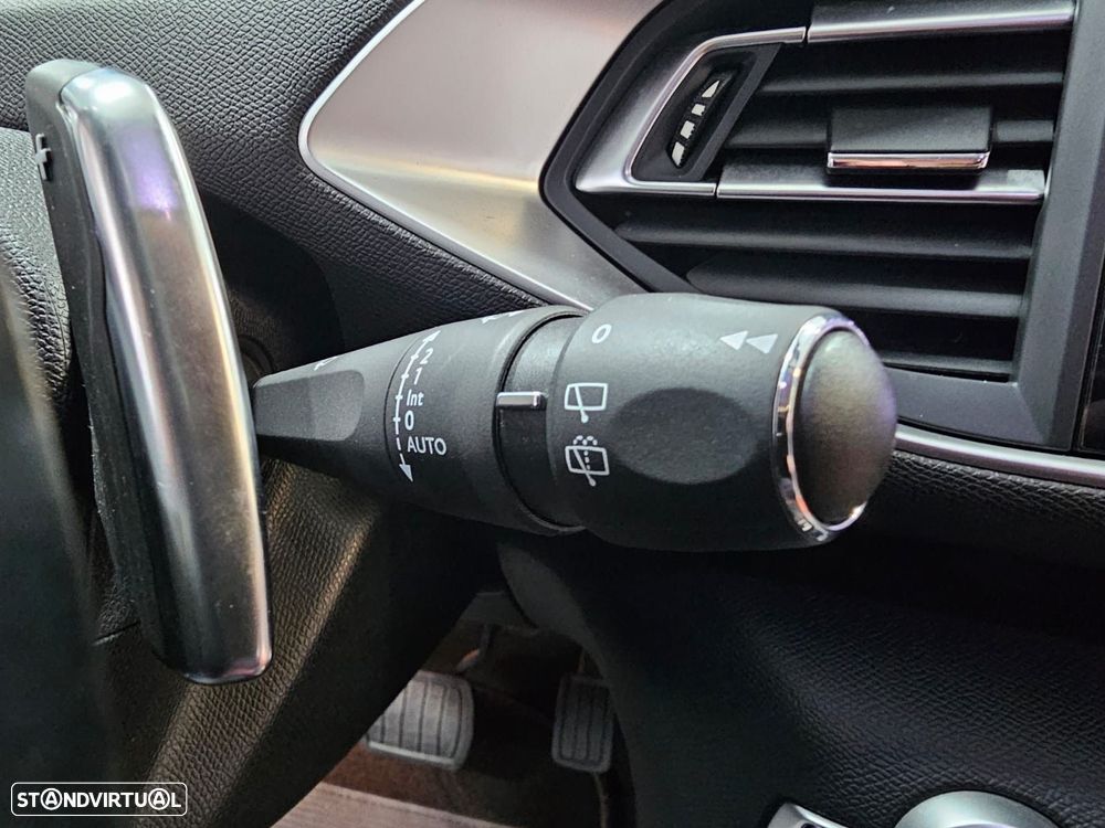 Peugeot 308 SW 1.2 PureTech Allure EAT8 - 19