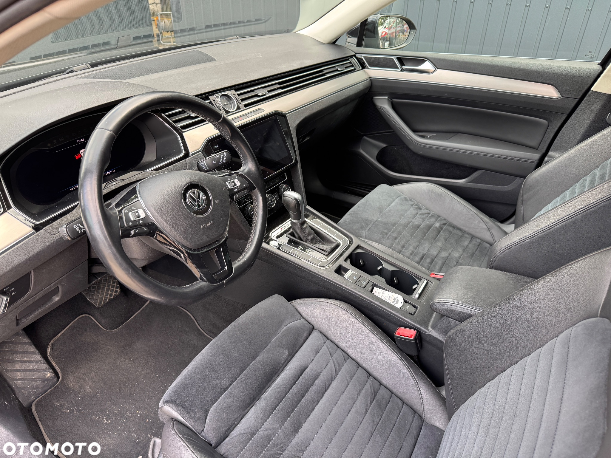Volkswagen Passat - 12