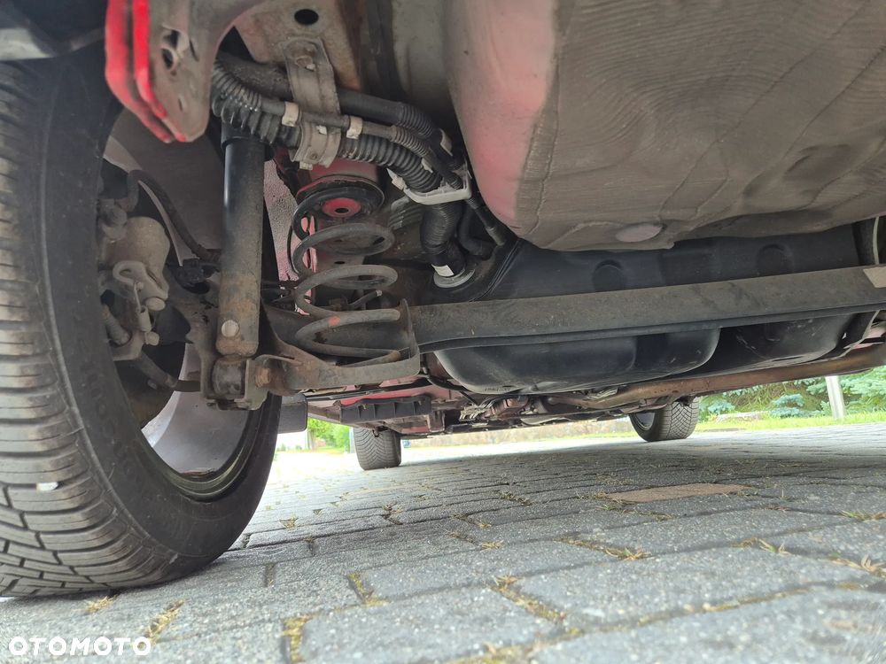 Toyota Yaris 1.33 VVT-i Lounge - 29