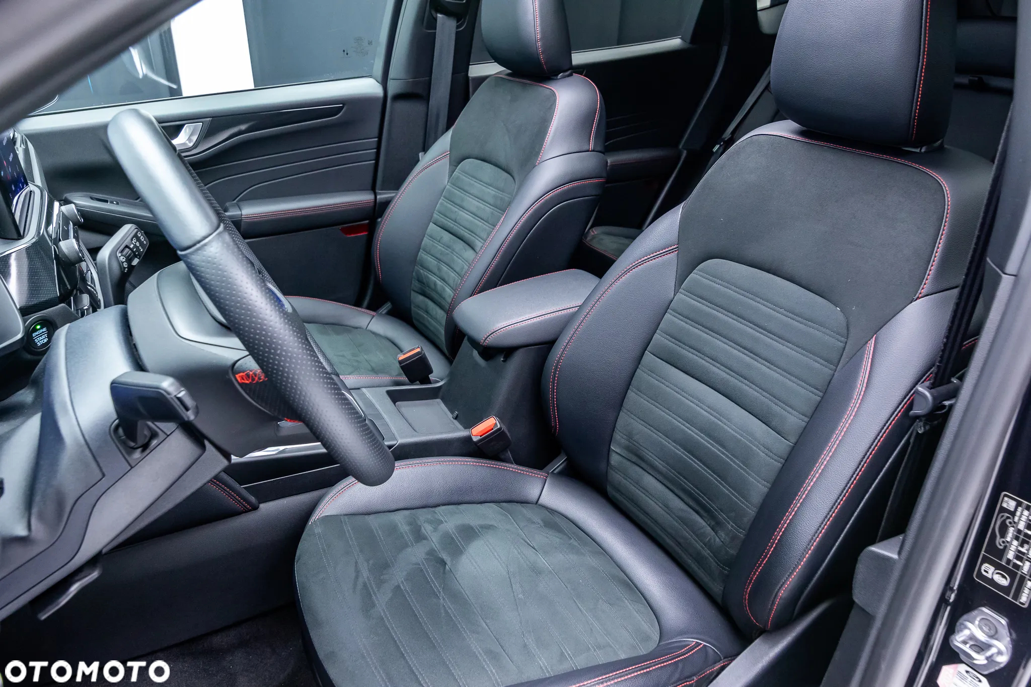 Ford Kuga 2.5 Duratec PHEV ST-LINE X - 19