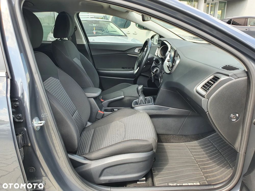 Kia XCeed 1.5 T-GDI M - 26