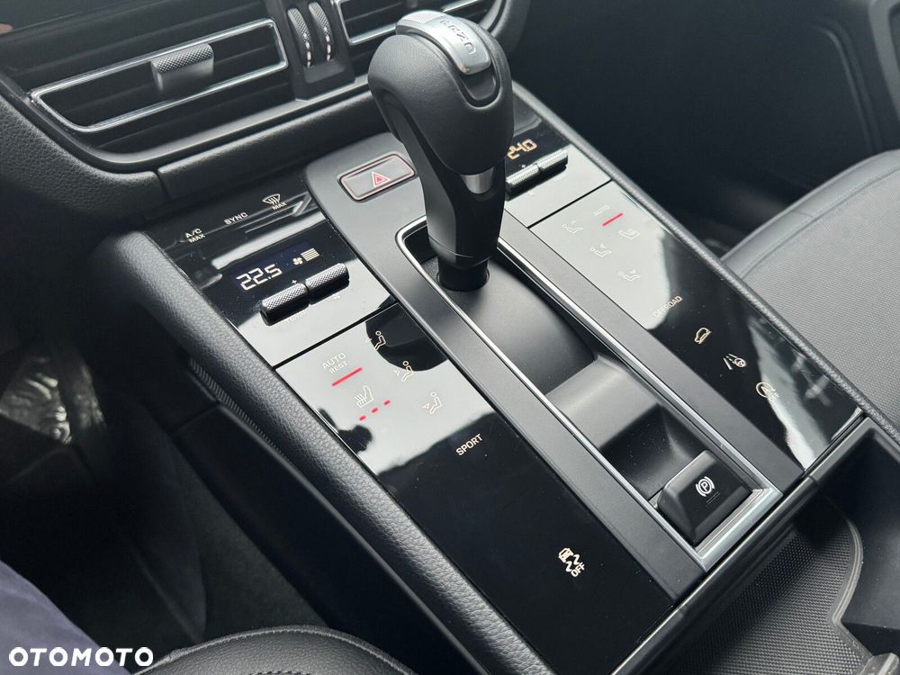 Porsche Macan Standard - 18