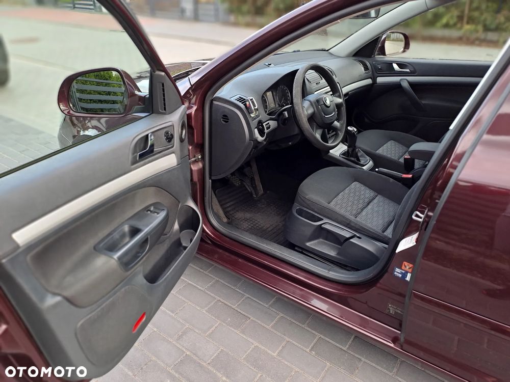 Skoda Octavia 1.6 Ambition - 18