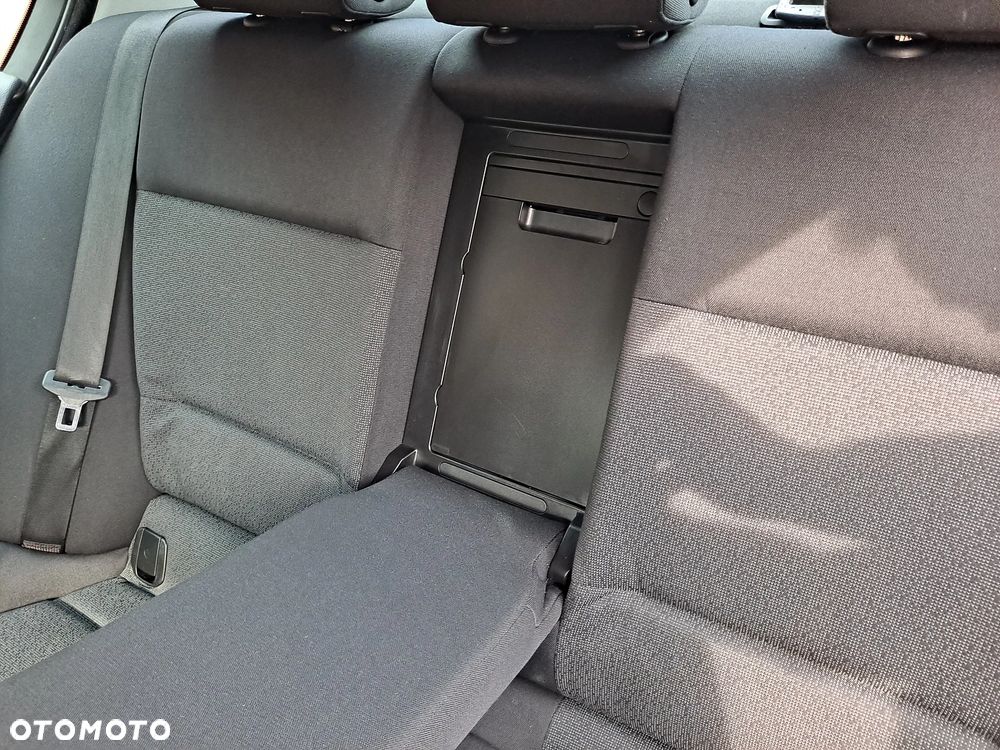 BMW Seria 3 320i - 13