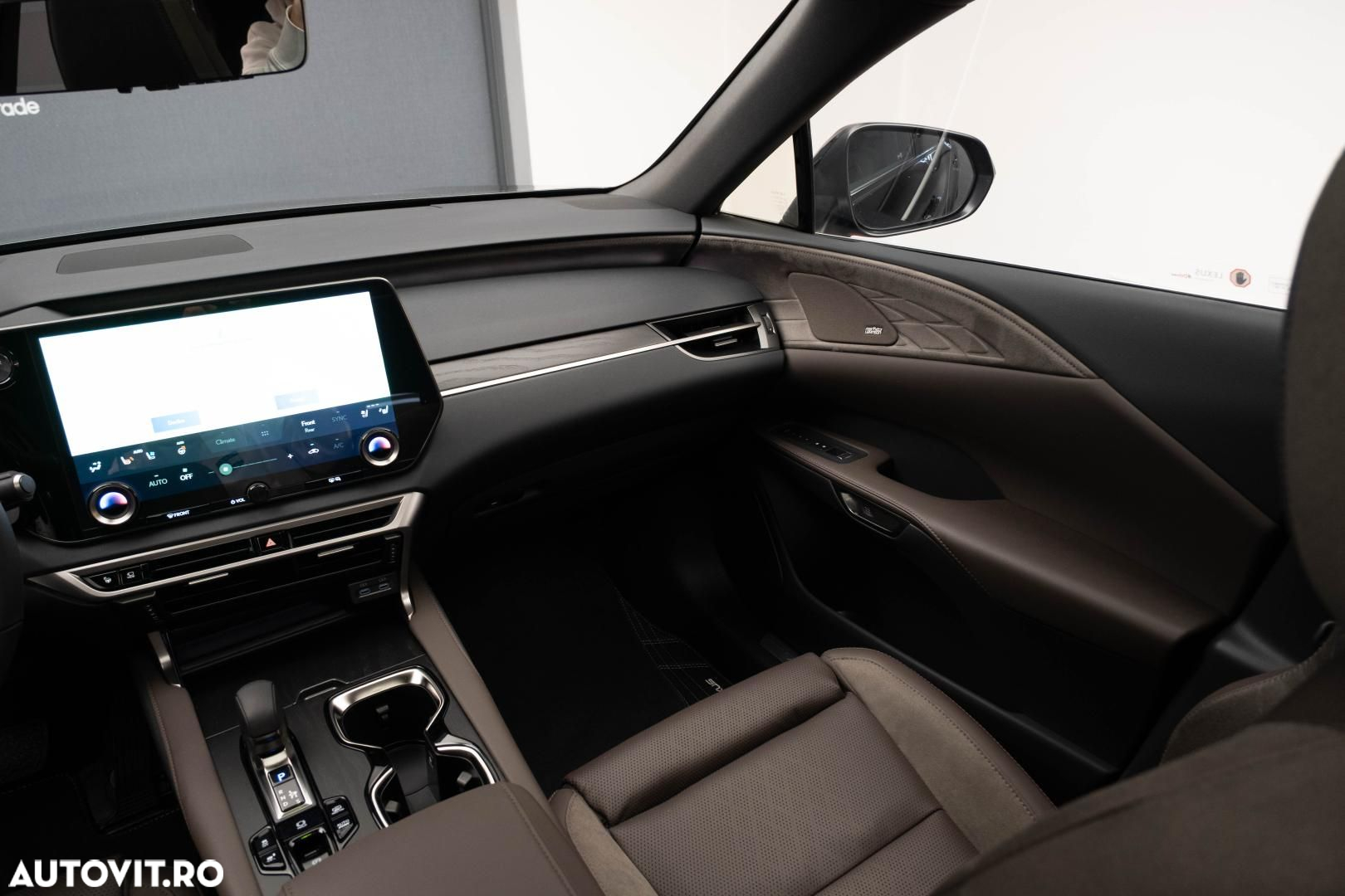 Lexus Seria RX - 17