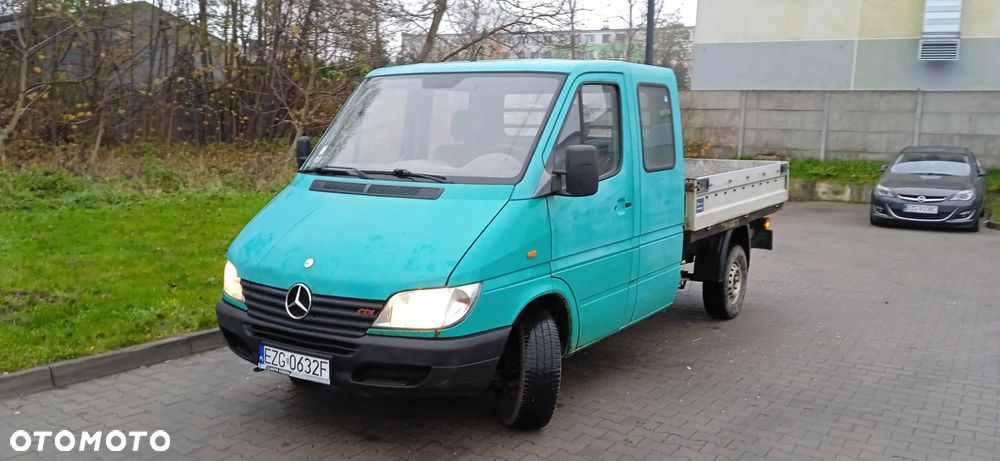 Mercedes-Benz Sprinter 208 - 1