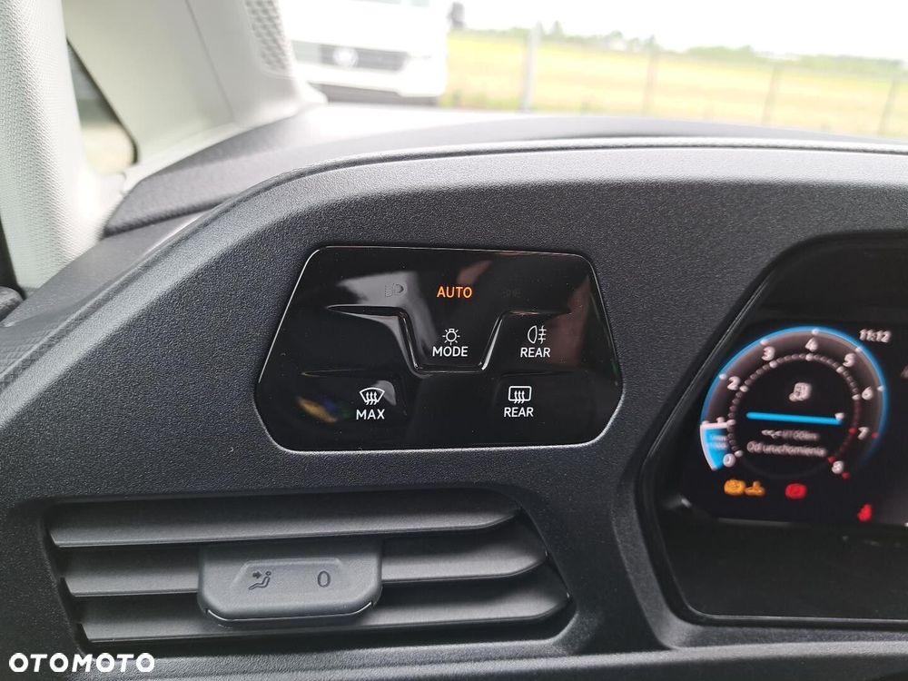 Volkswagen Caddy Maxi Cargo - 16