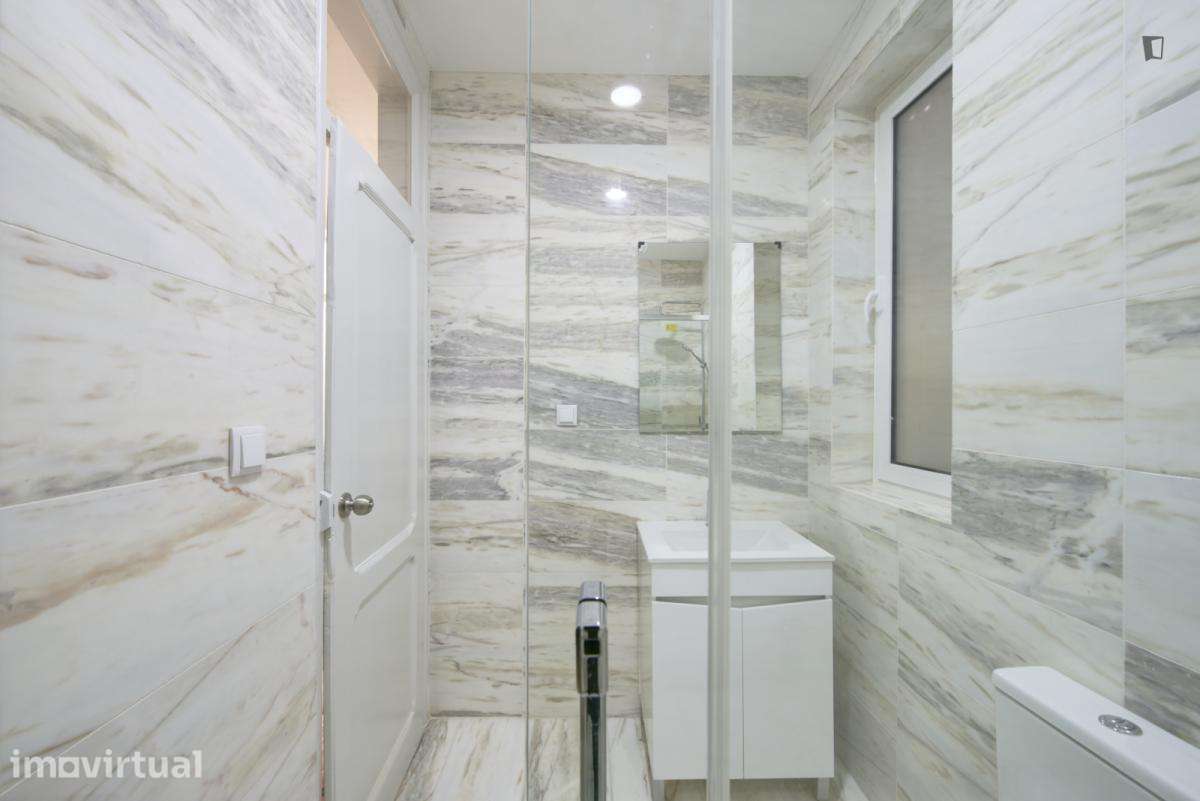 Quarto - localizado em Arroios Lisbon - Grande imagem: 2/32