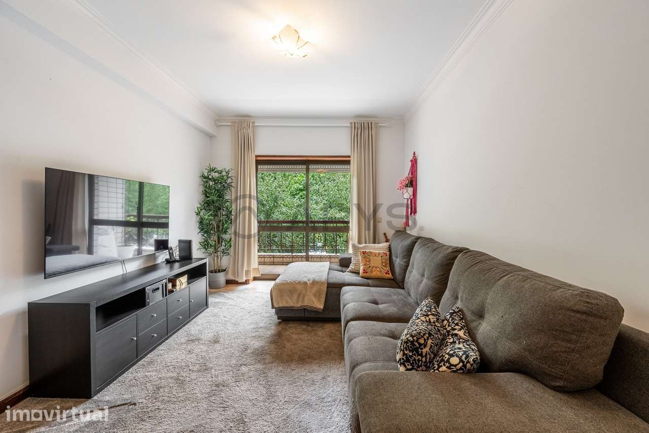 Apartamento T3 Renovado com Garagem Fechada em Excelente Localizaçã... - Grande imagem: 4/21