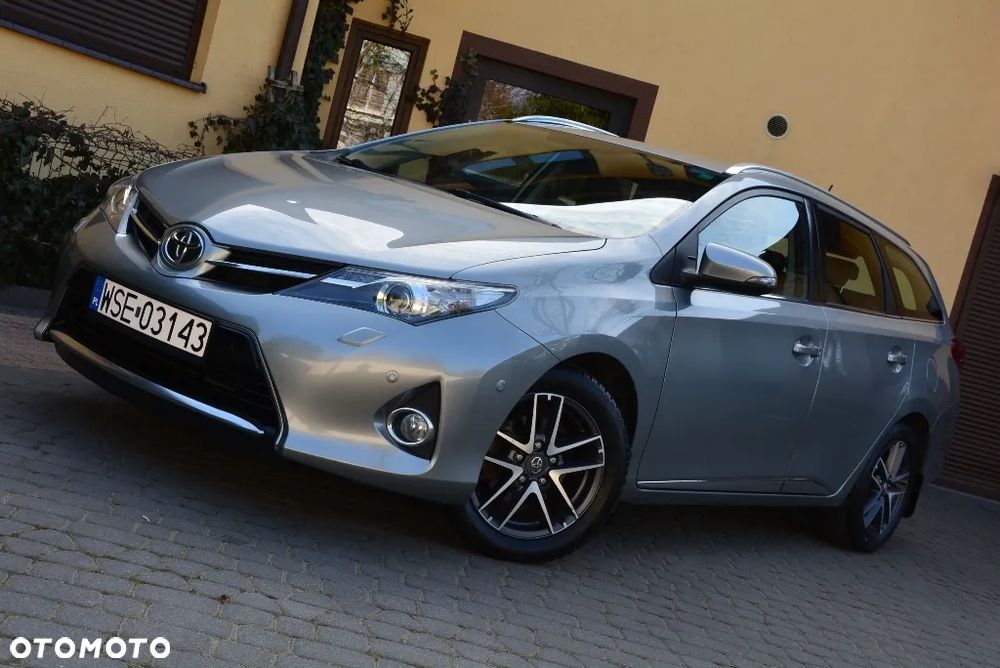Toyota Auris 1.6 Premium Comfort - 17