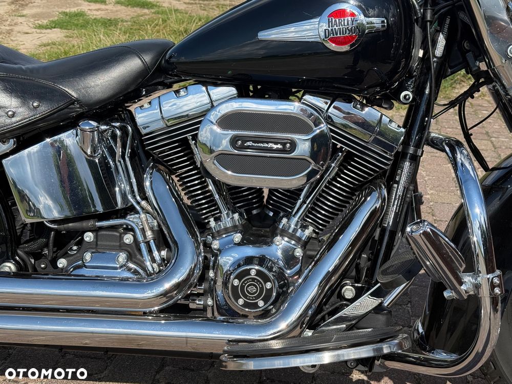 Harley-Davidson Softail Heritage Classic - 29