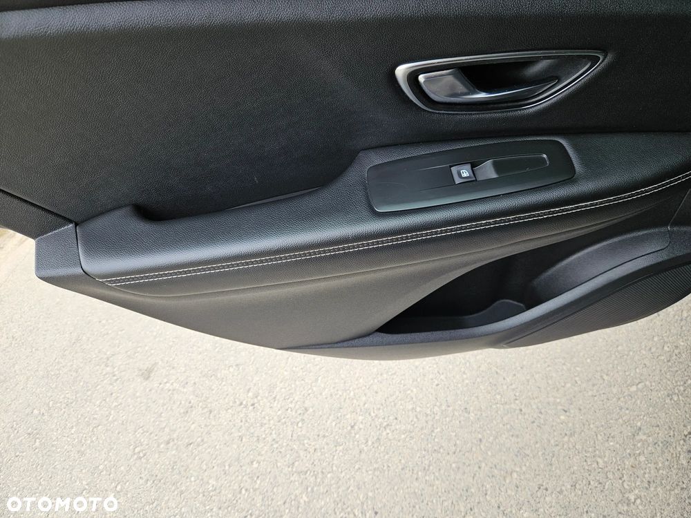 Renault Scenic ENERGY TCe 130 INTENS - 36