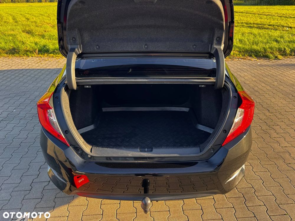 Honda Civic 1.5 T Sport (Navi) - 32