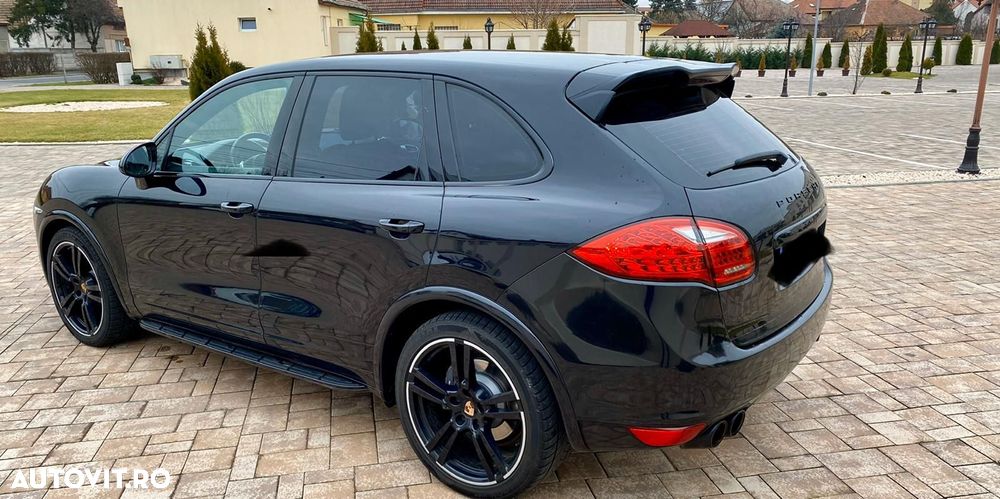 Porsche Cayenne - 6