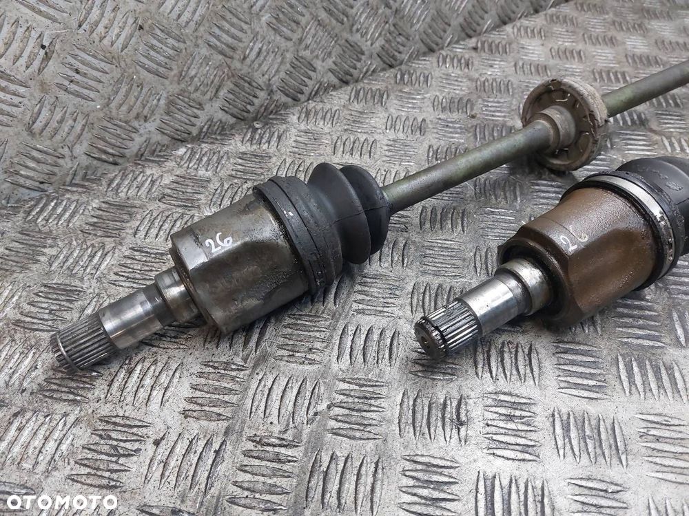 PÓŁOŚ LEWY PRZÓD + PRAWY PRZÓD KIA RIO I LIFT 1.3 8V - 5