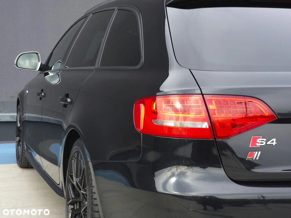 Audi S4 Avant S tronic - 31