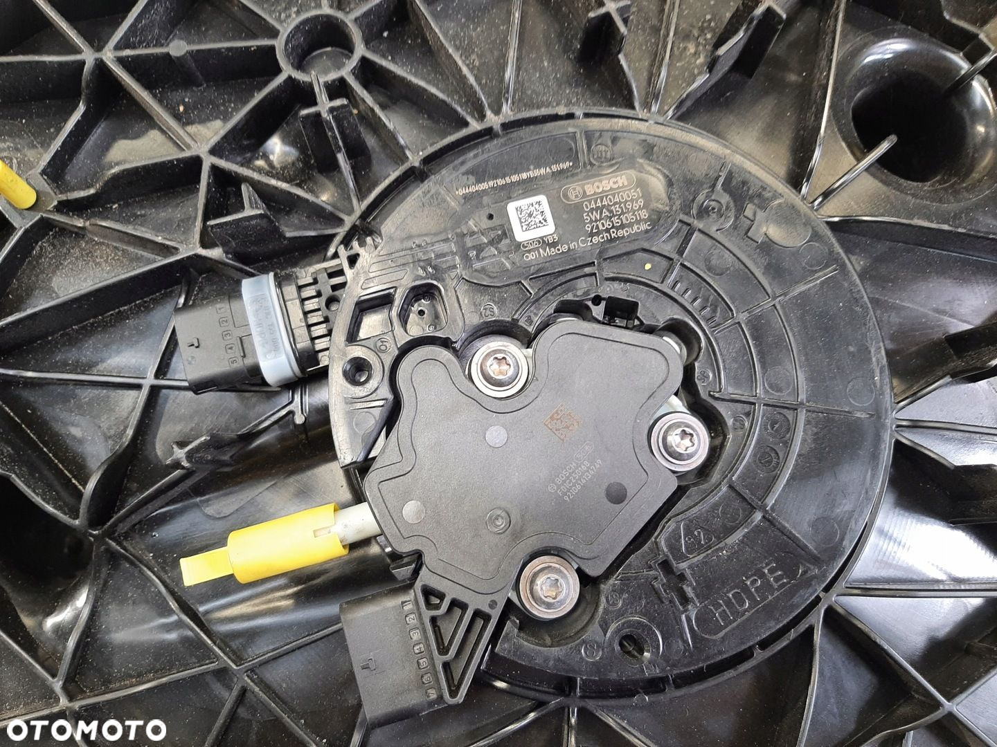 VW CADDY Zbiornik ADBLUE 5R3131877C E 5Q0131971E - 2