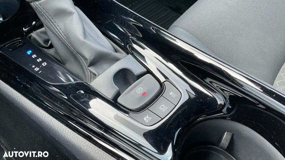 Toyota C-HR 2.0 HSD 184 CP 4x2 CVT C-ult Style bi-tone - 37