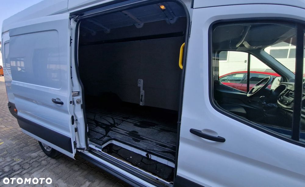 Ford Transit - 11