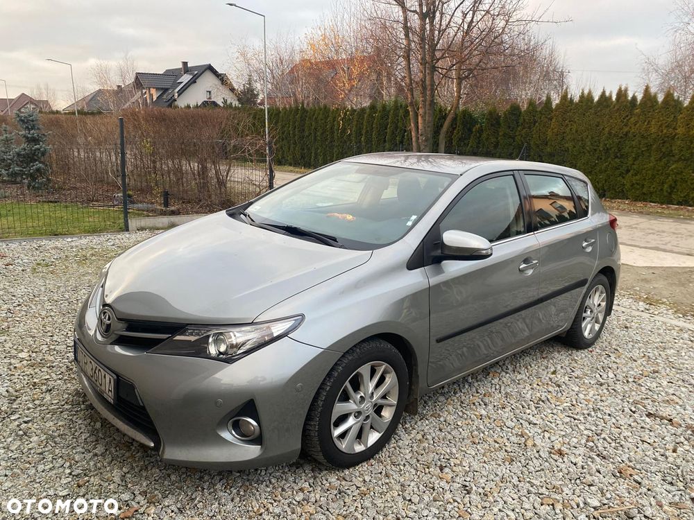 Toyota Auris 1.4 D-4D Premium - 2