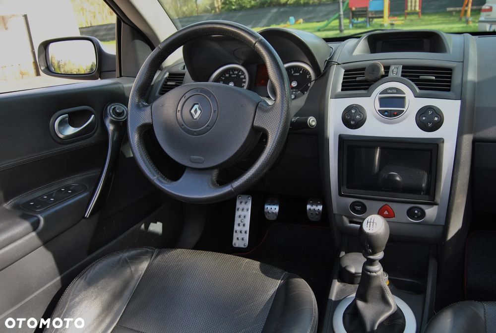 Renault Megane 2.0 Turbo Privilege - 11