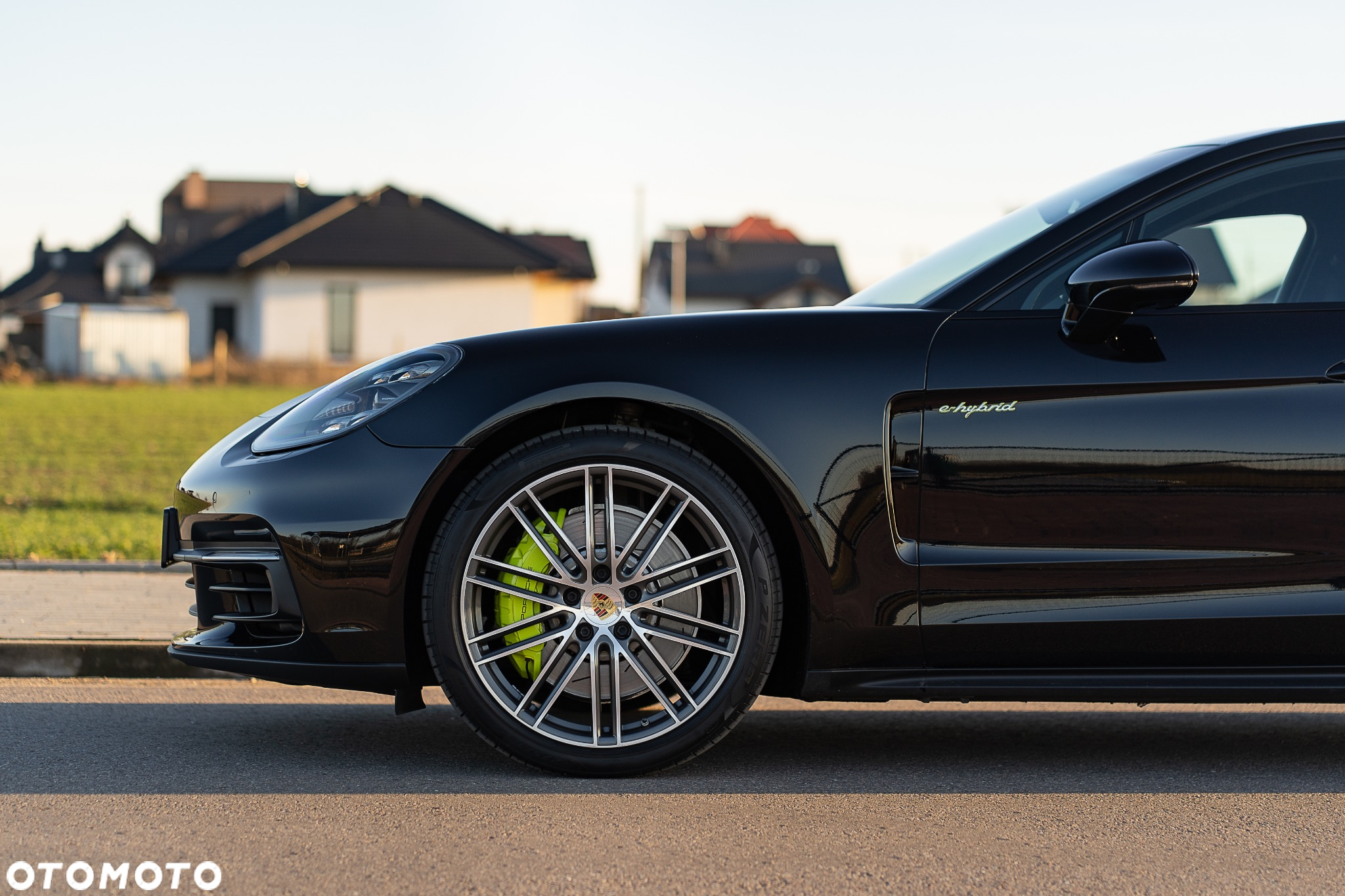 Porsche Panamera 4 E-Hybrid 10 Years Edition - 8