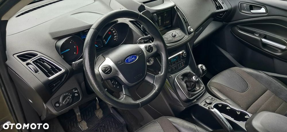 Ford Kuga 2.0 TDCi 4x4 Titanium - 12