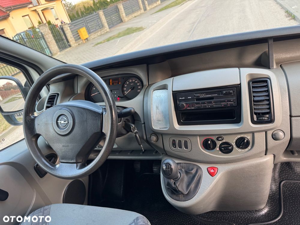 Opel Vivaro - 32