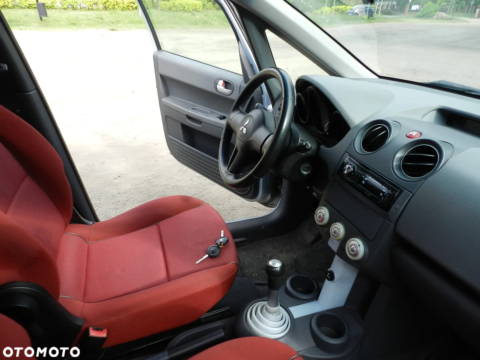 Mitsubishi Colt - 11