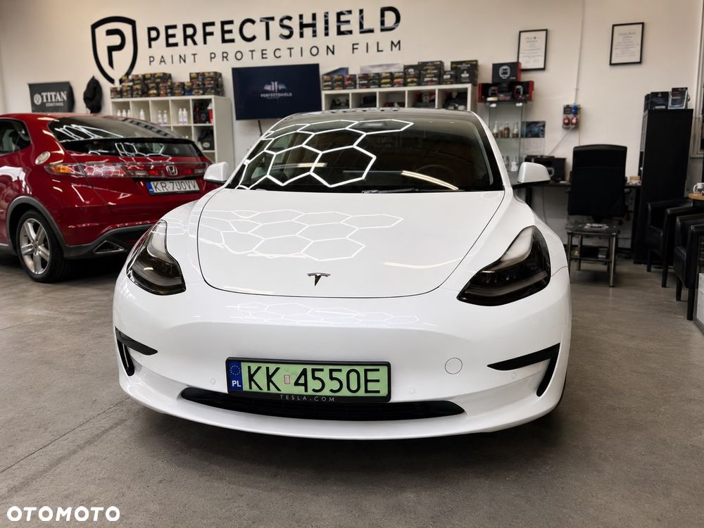 Tesla Model 3 Standard Range Plus - 4