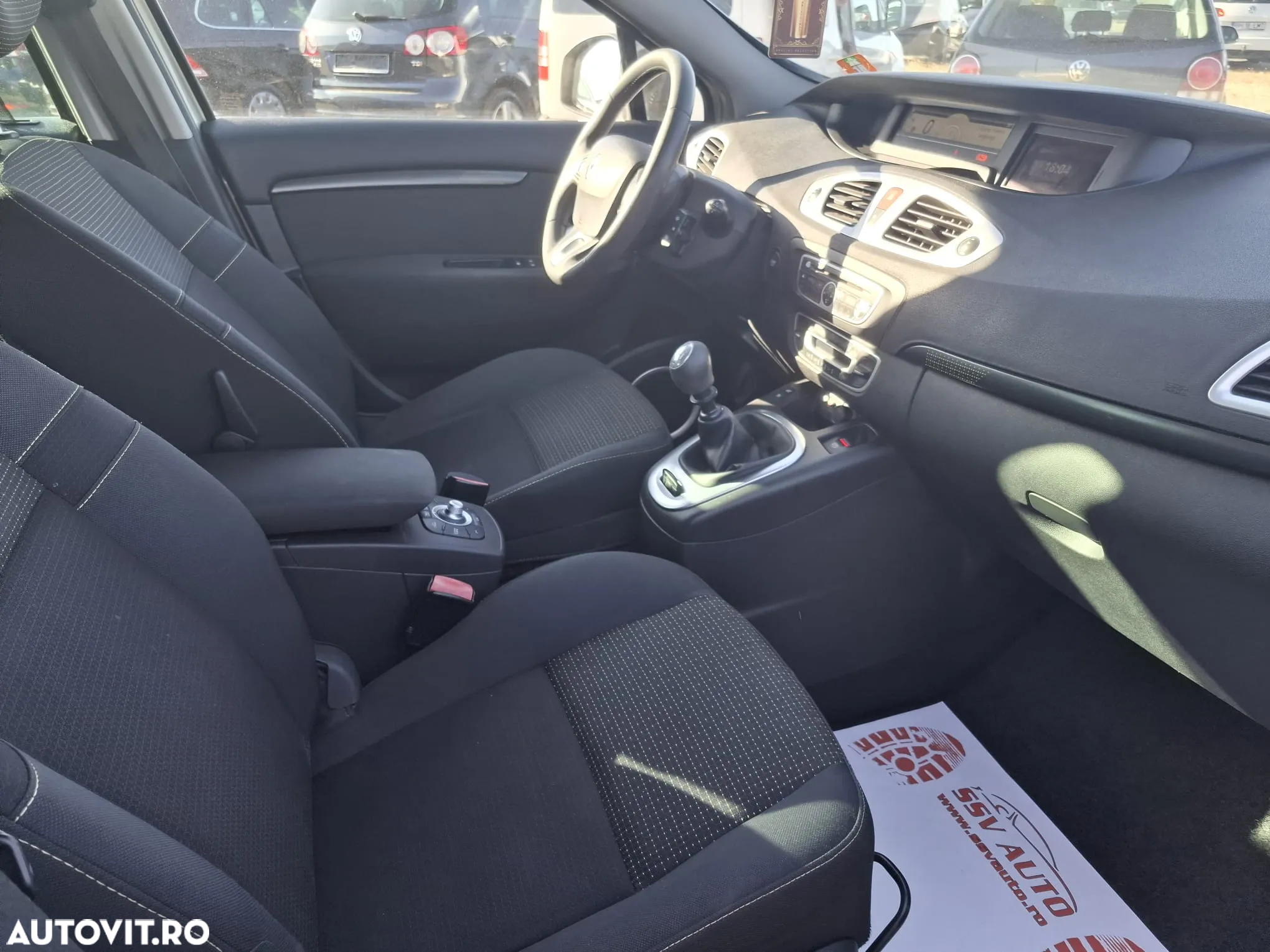 Renault Grand Scenic 1.9 dCi FAP Dynamique - 5