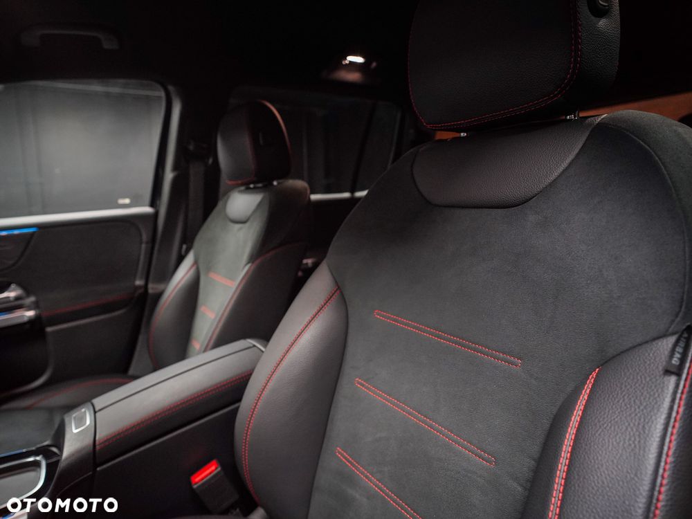 Mercedes-Benz GLB 200 AMG Line 7G-DCT - 33