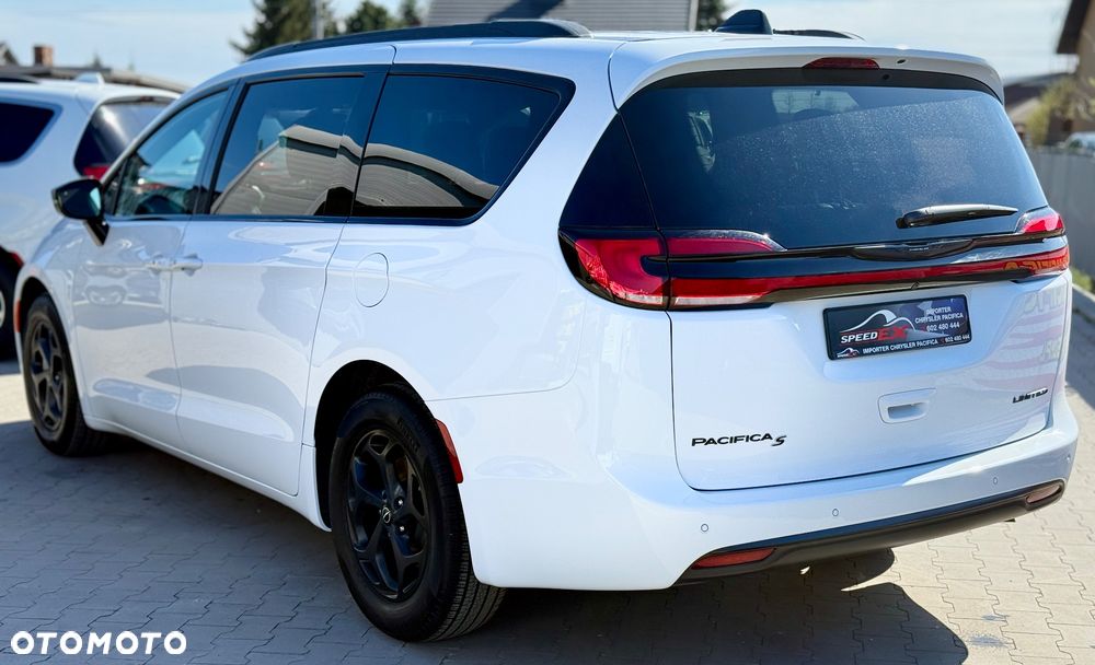 Chrysler Pacifica - 11