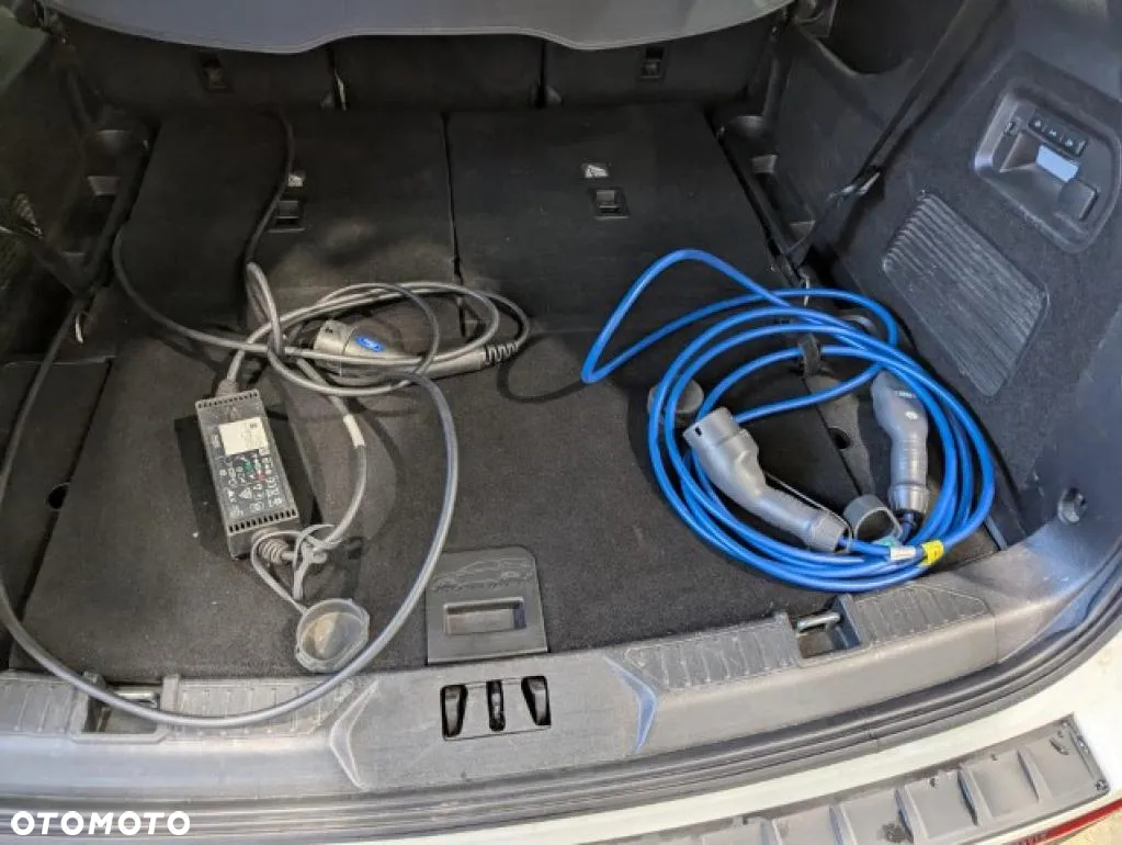 Ford Explorer EcoBoost Plug-in Hybrid ST-LINE - 5