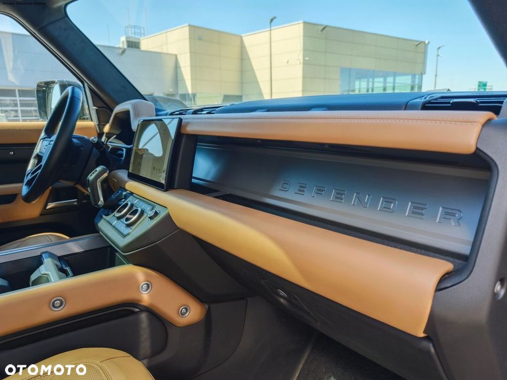 Land Rover Defender 3.0 D300 mHEV X-Dynamic HSE - 11