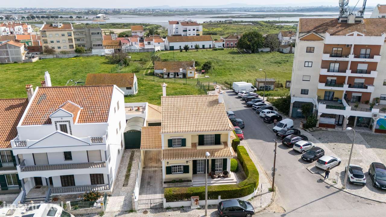 Moradia T4 isolada localizada no Centro da Cidade! - Grande imagem: 4/55