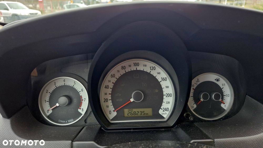 Kia Ceed - 8