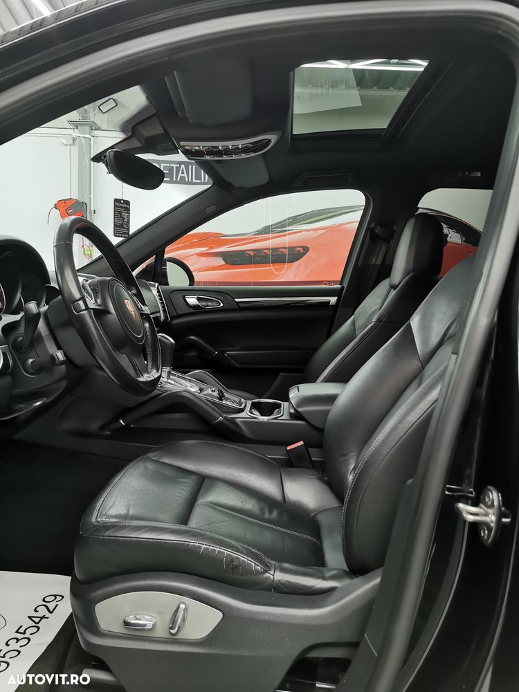 Porsche Cayenne - 21