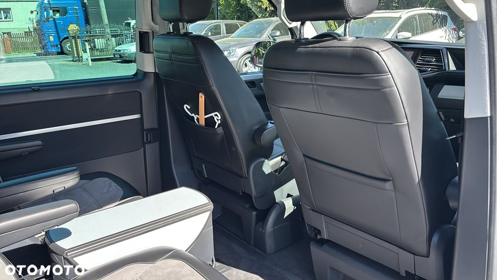 Volkswagen Multivan - 32