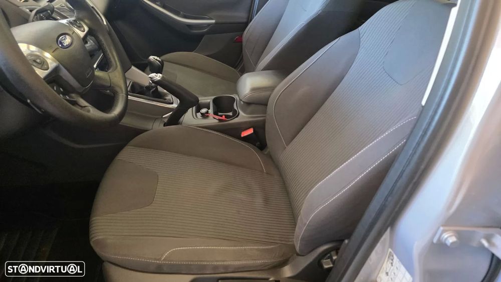 Ford Focus SW 1.6 TDCi Titanium - 37