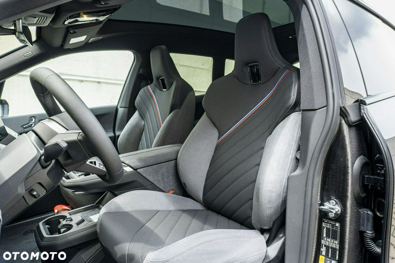 BMW iX - 10