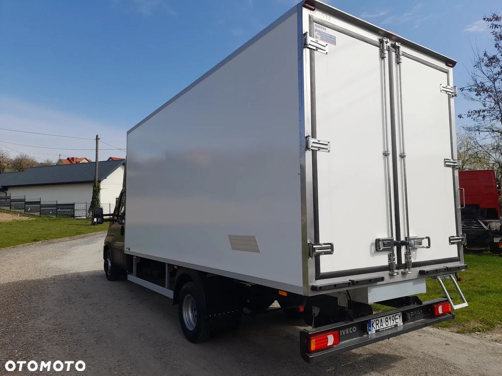 Iveco DAILY 70C18 72C18 --NOWY-- dmc 7,2T 180Koni MROŹNIA -20+30 ZASILANIE ZEWNETRZNE chłodnia kontener SYPIALNIA  model PRZED liftingiem!!! bez radarów bez wagi!!! POLSKI SALON -- NOWY-- GWARANCJA-- - 8