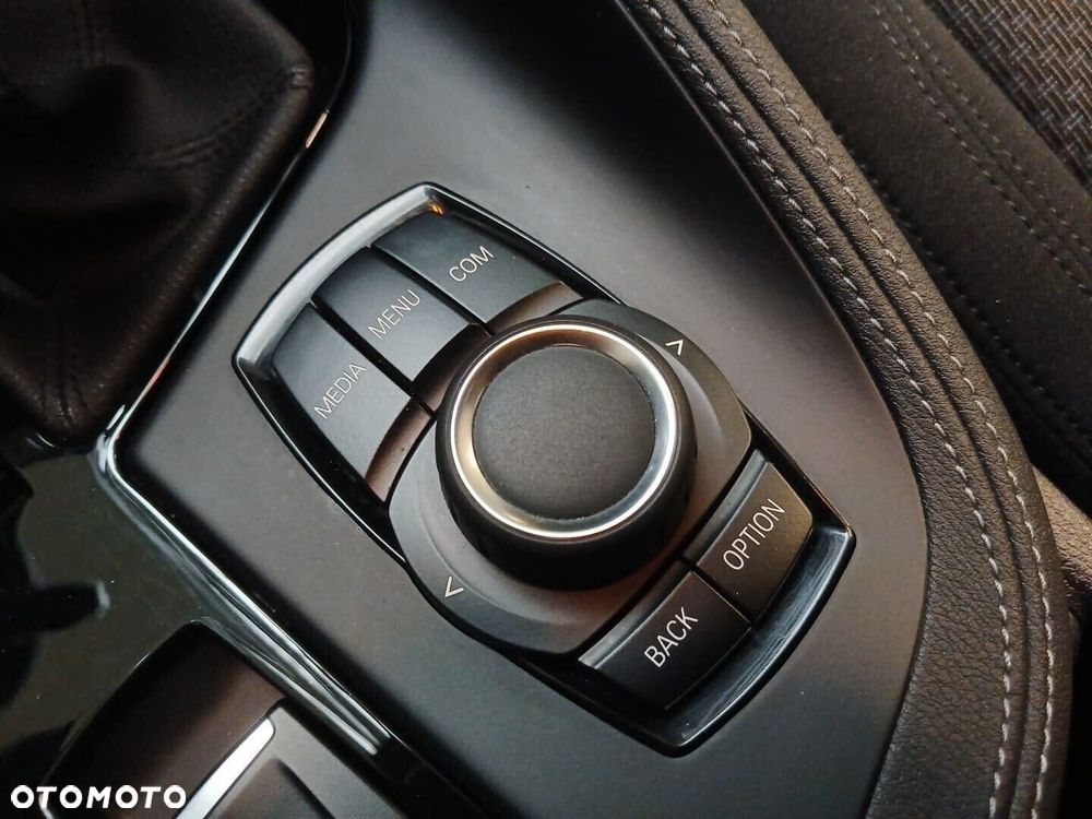 BMW X2 sDrive18i - 18