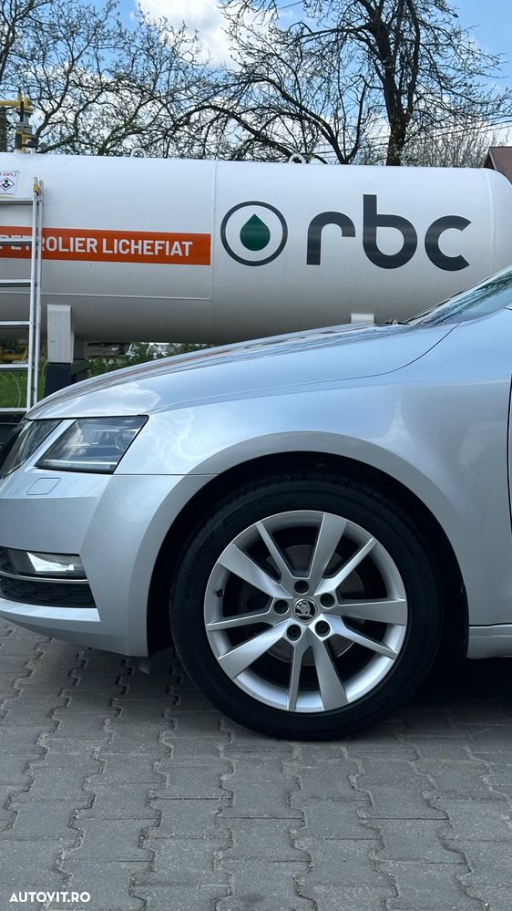 Skoda Octavia 2.0 TDI DSG Style - 4