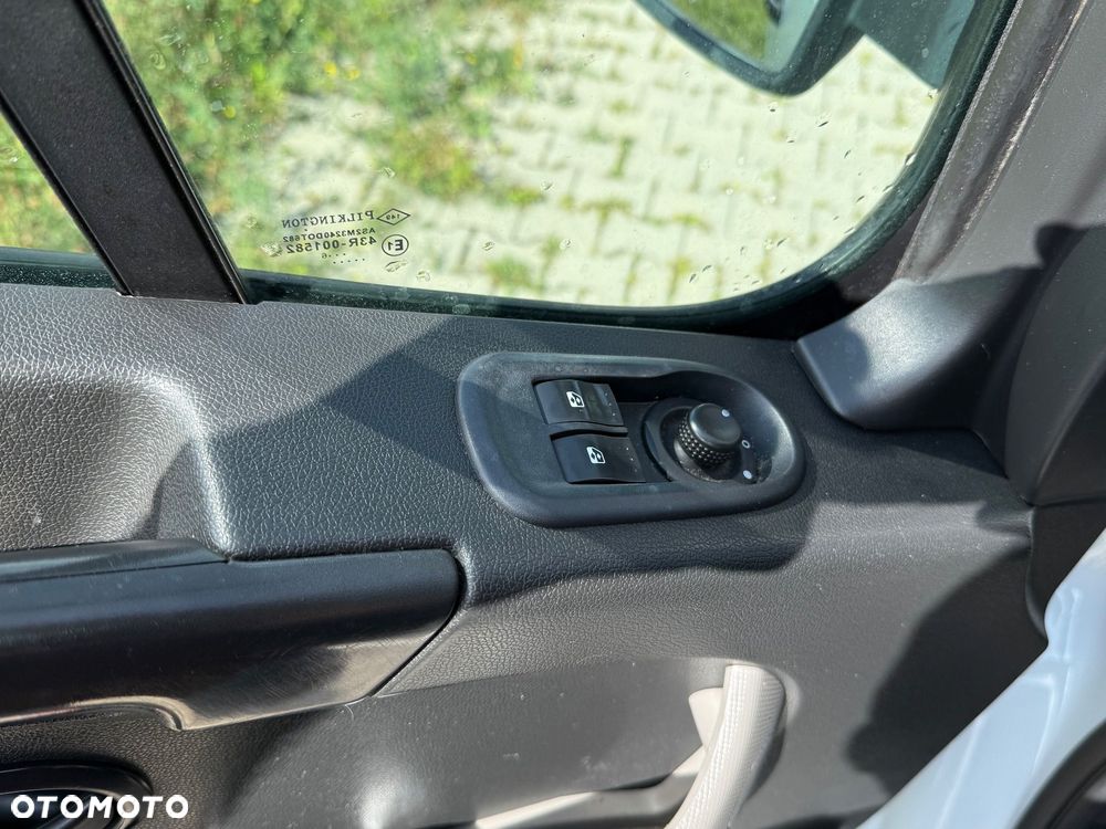 Nissan NV400 - 14