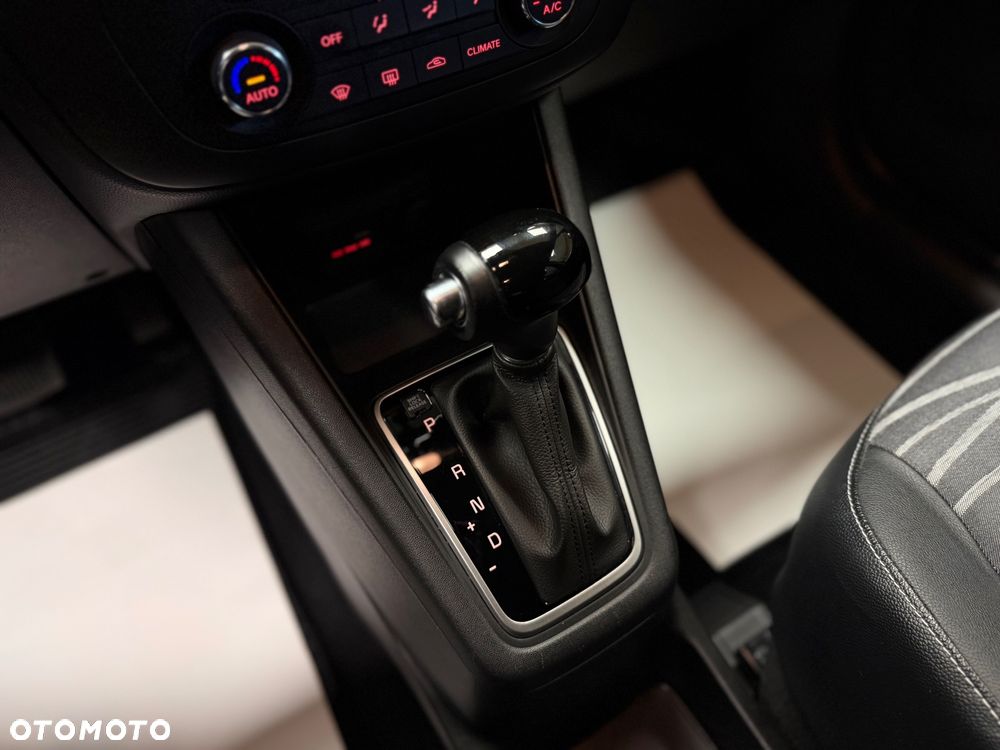 Kia Venga 1.6 L - 16